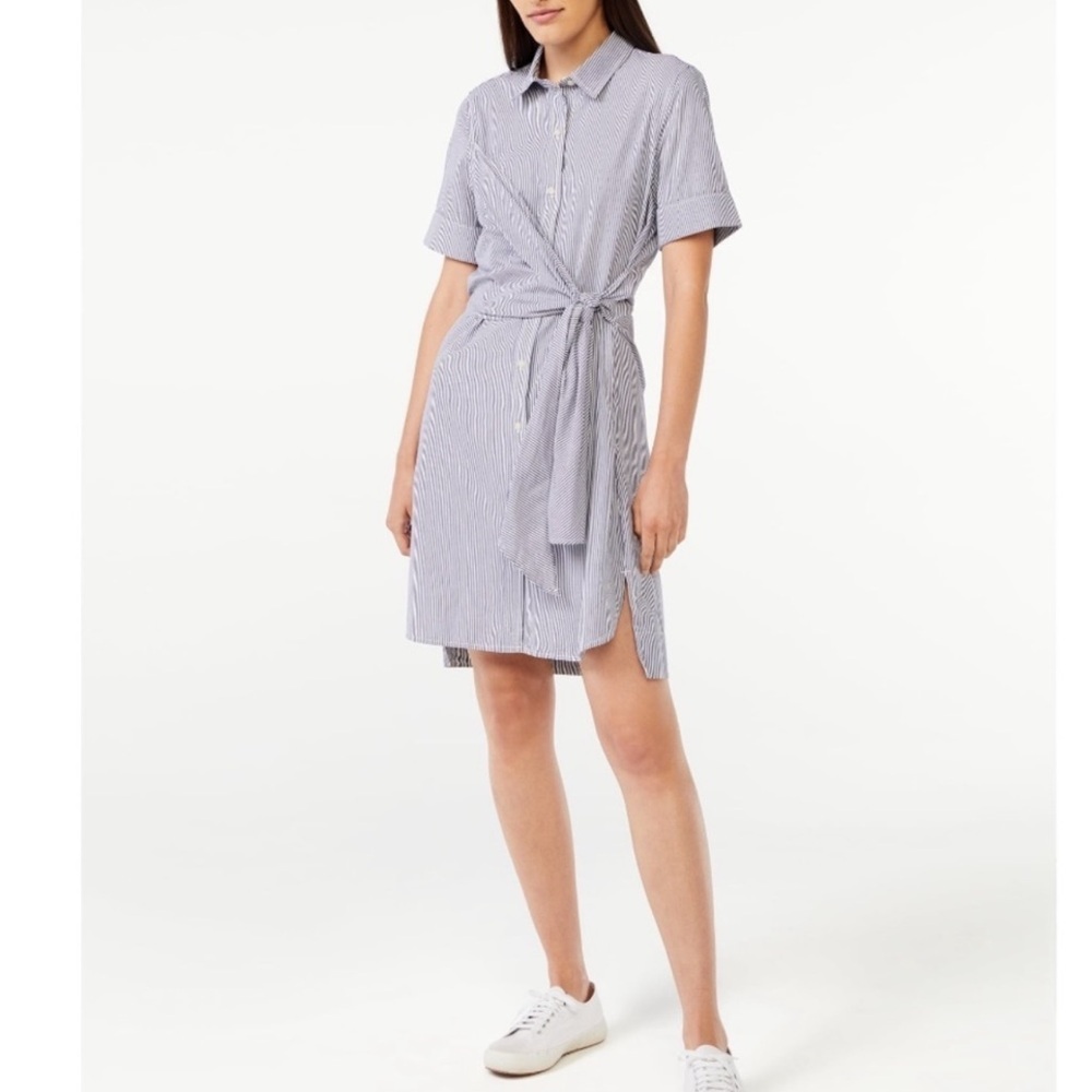 Free Assembly Blue and White Women's Wrap Shirt
Dress with Short Sleeves Size XL - Picture 3 of 13
